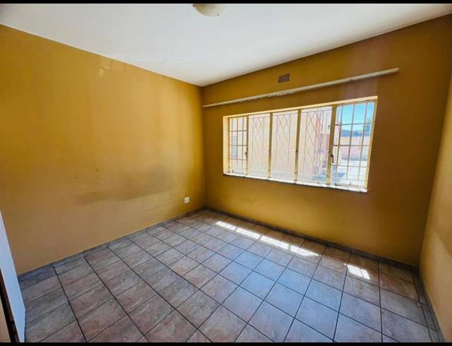 2 BEDROOM PROPERTY TO RENT IN FOREST HILL